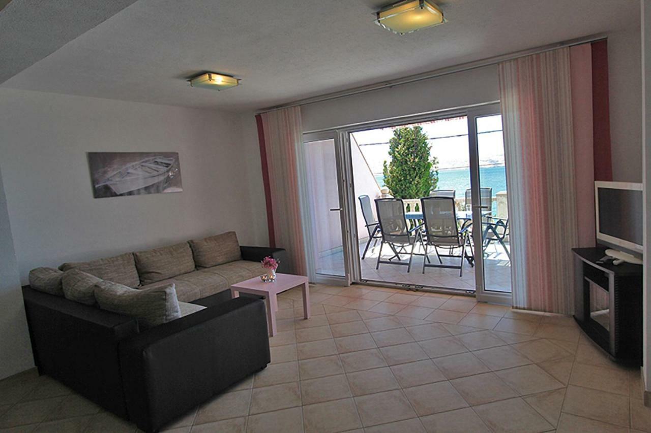 Beachfront Apartments Baricevic With Pool Cesarica Exterior foto
